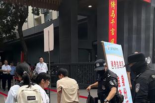 阿瑙托维奇本场数据：助攻1次，吐饼1次，送出2次关键传球